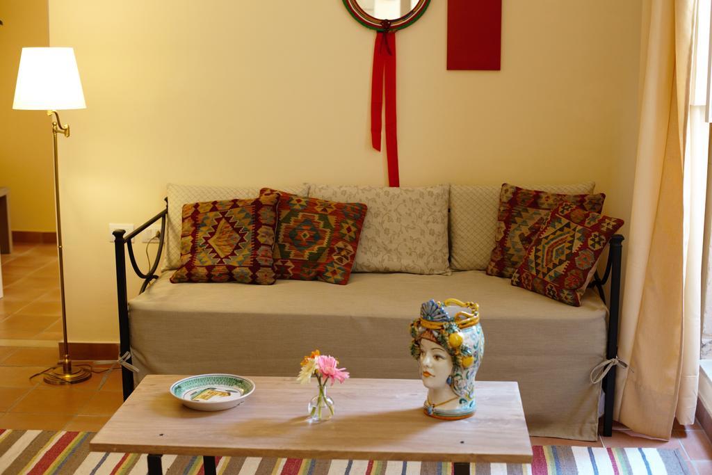 Lanterne Magiche Ortigia Apartment Syracuse ภายนอก รูปภาพ